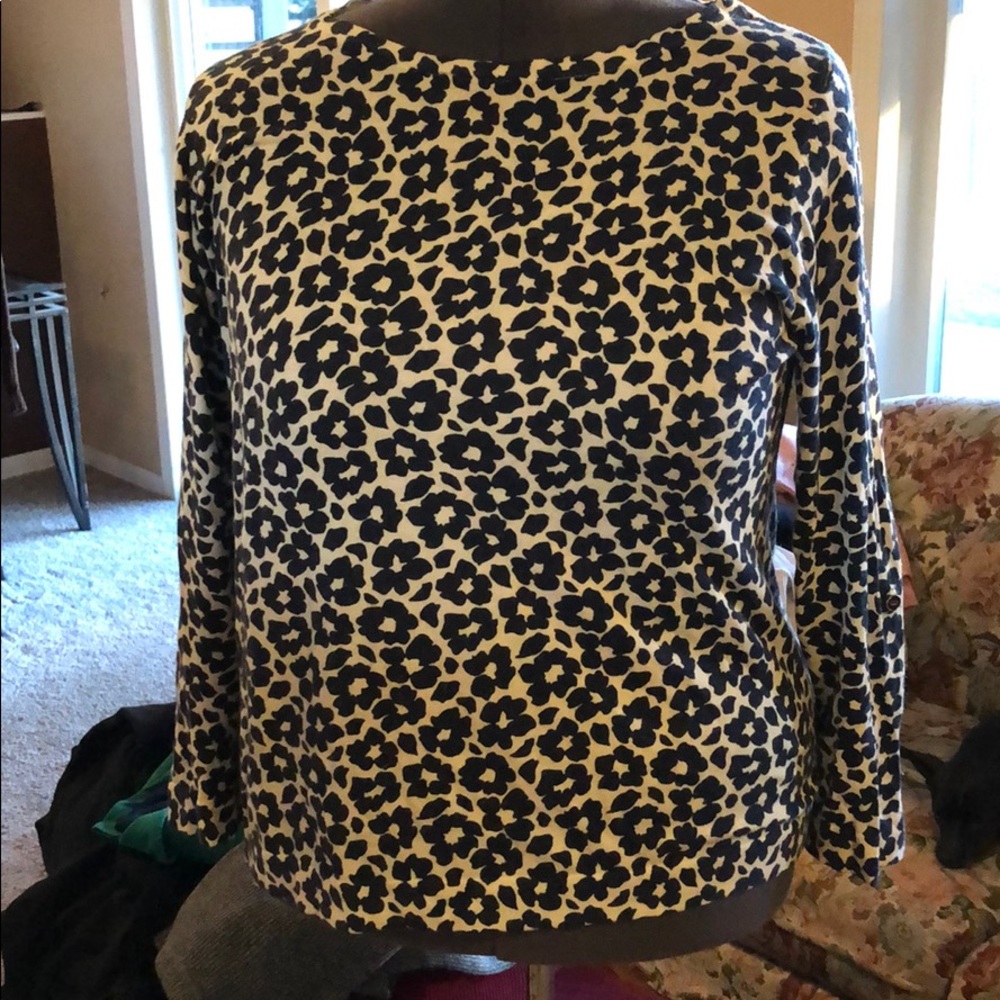 Lightweight sweater